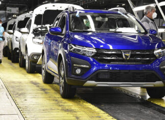 Angajații Dacia pot primi până la 210.000 lei dacă aleg plecarea voluntară din companie