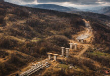 Cel mai dificil tronson de autostradă din România avansează: mobilizare masivă pe șantierul Cornetu – Tigveni